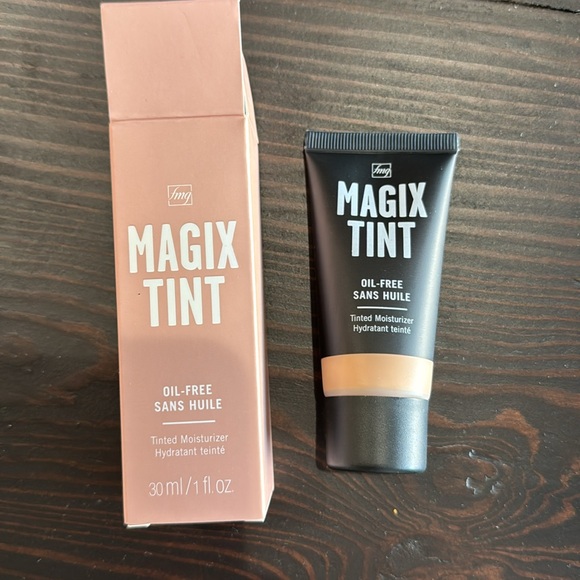 NEW Avon Magix Tint Light Medium Natural Tinted Moisturizer - Picture 4 of 5